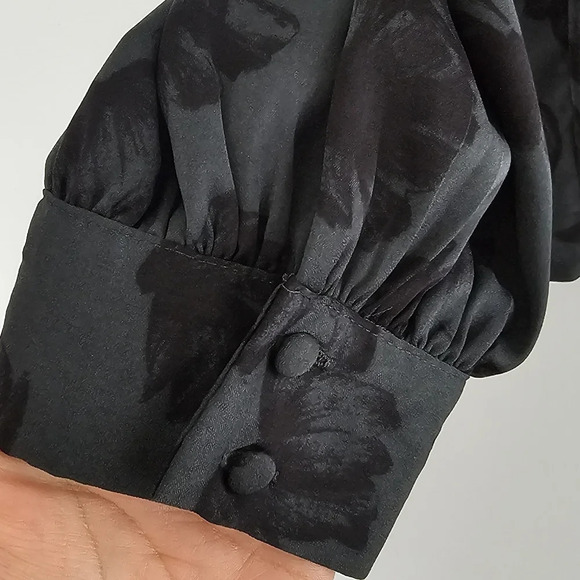 Ava & Viv Hunter green silk blouse w, black floral print. - Picture 6 of 6